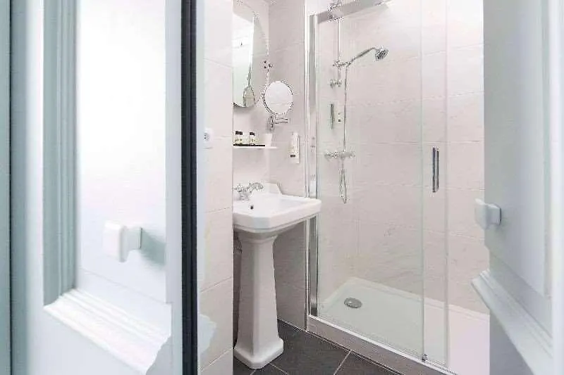 Hotel Celeste Batignolles Montmartre París