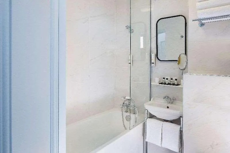 Hotel Celeste Batignolles Montmartre París