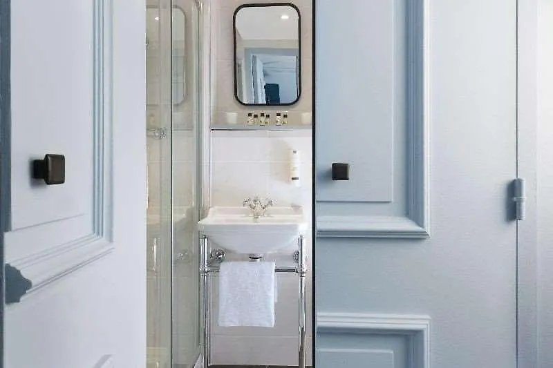 Hotel Celeste Batignolles Montmartre París 0*,  Francia
