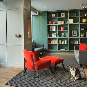  Hotel Vivienne