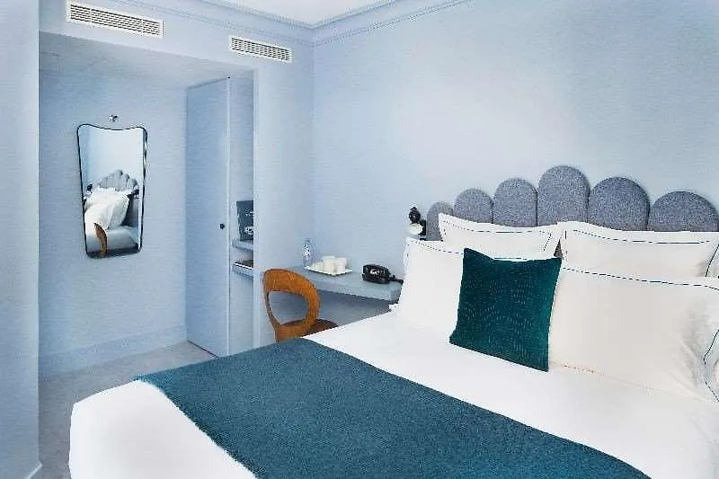 Hotel Celeste Batignolles Montmartre Paris